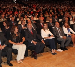 Su Majestad la Reina en el auditorio del Palacio de Congresos de Madrid durante el acto conmemorativo del 150º aniversario de Cruz Roja Española